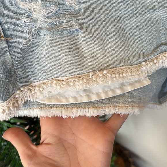 American Eagle Outfitters Shortie Jean Shorts Stretch Faded Blue Distressed - Picture 8 of 15